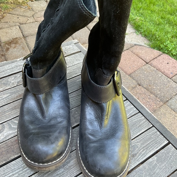 Clarks boots suede/leather top, zip up side. Buckle trim - Picture 7 of 7